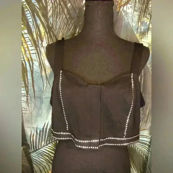 Black V-Neck Sleeveless Tank Top with Embellished Detail - Picture 4 of 13